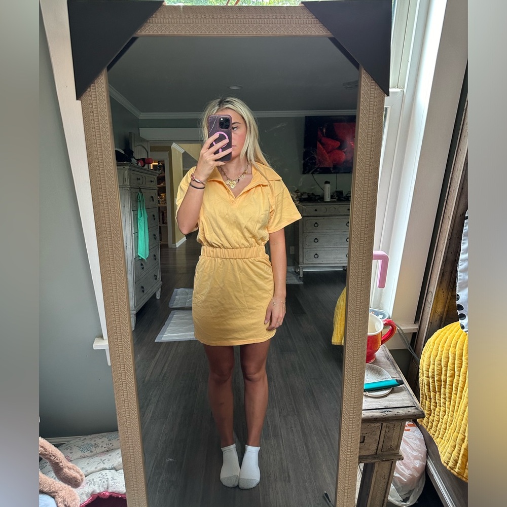 Yellow collar dress